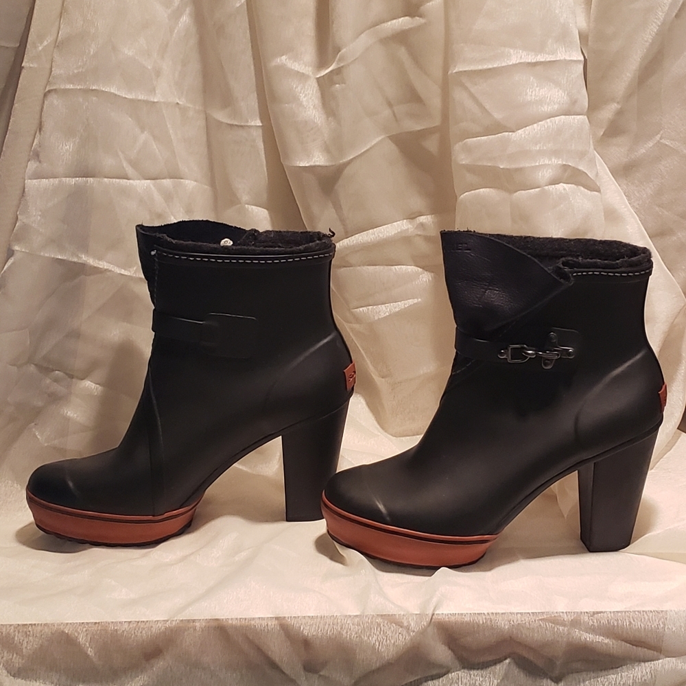 Sorels rain booties